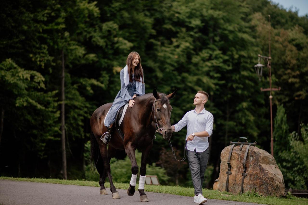 Voevodyno Resort Tur'ya Paseka Buitenkant foto